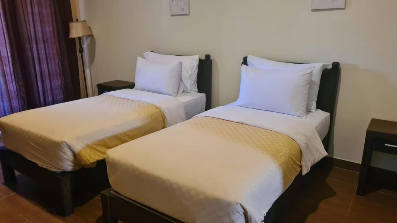 Dalia Budget Hotel Senggigi Exterior photo