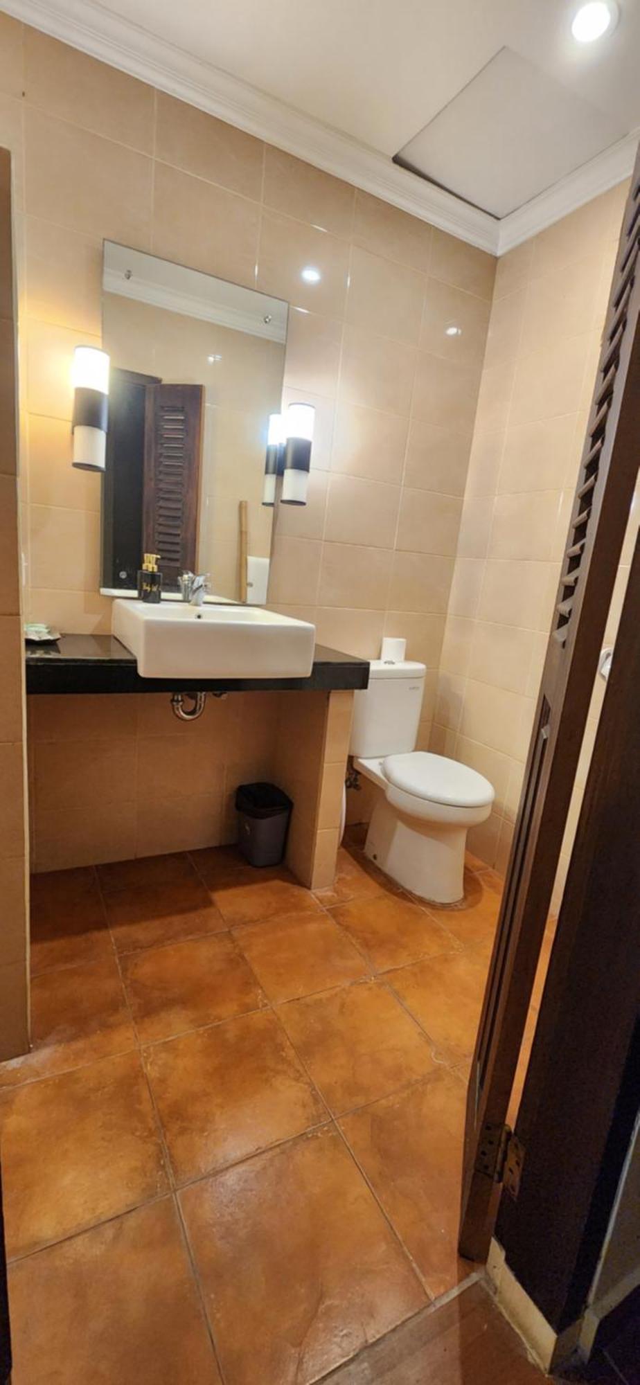 Dalia Budget Hotel Senggigi Exterior photo